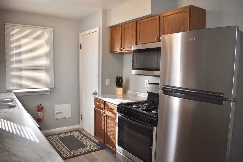 Full kitchen with brand new appliances 