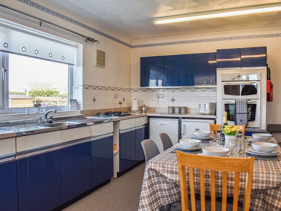 Kitchen/diner | Trem Y Werydd, Amlwch