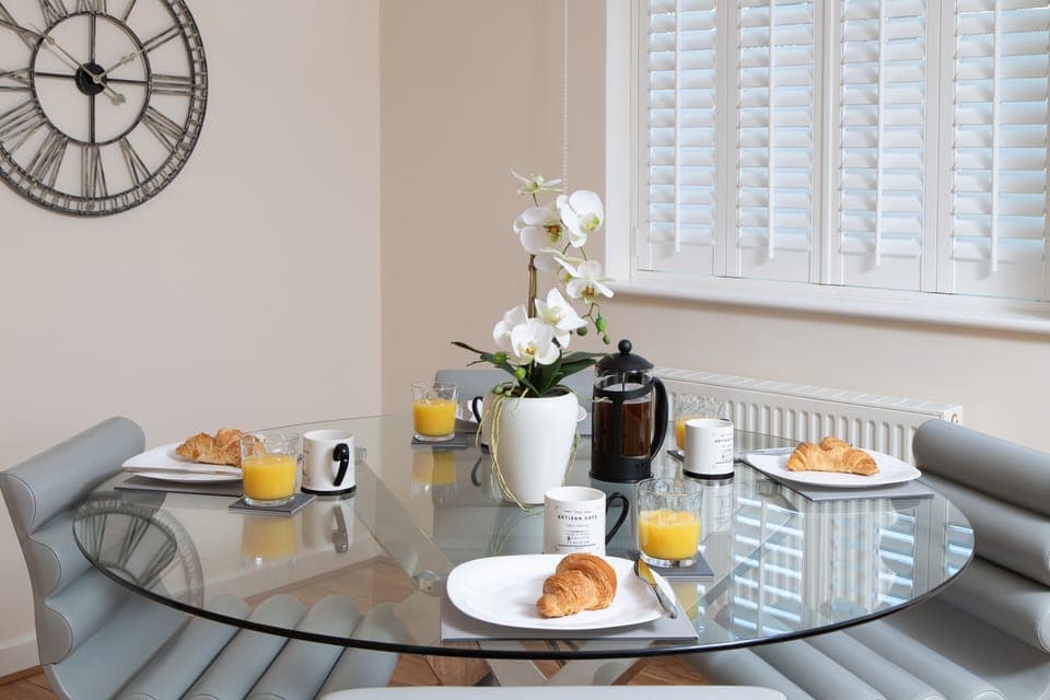 Cottage | Private kitchen | Fridge, dishwasher, electric kettle, toaster