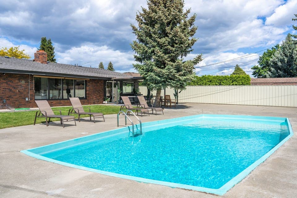 Private Outdoor Pool