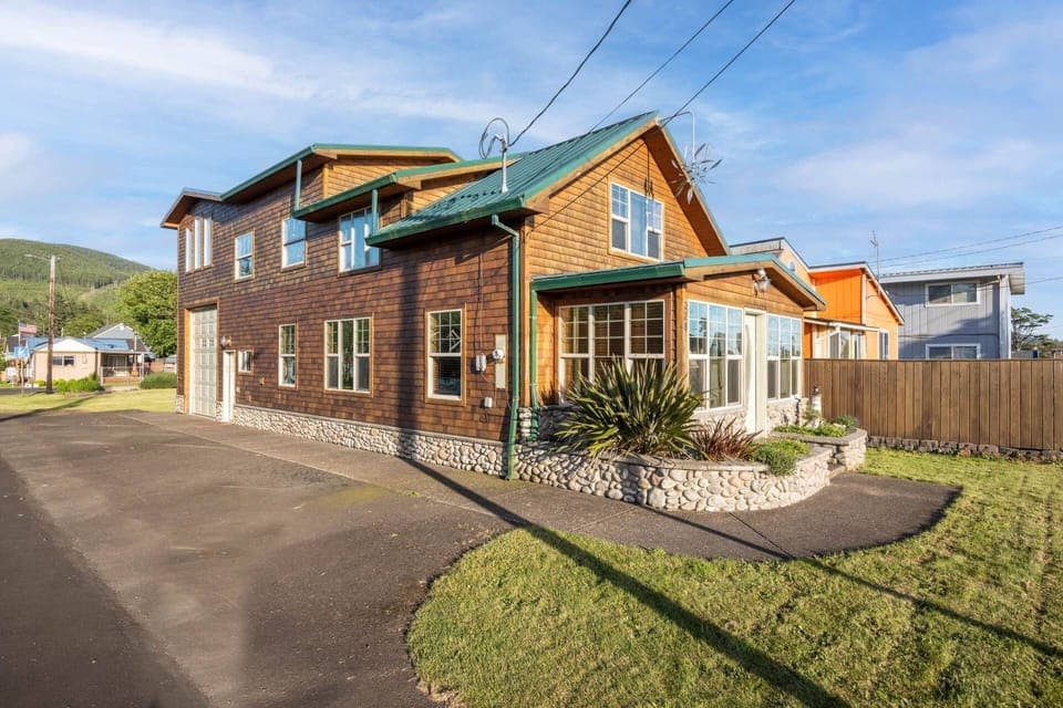 Welcome to the Cedar Lodge at Rockaway. We hope we get to host you at this Rockaway Beach rental. Please reach out with any questions.