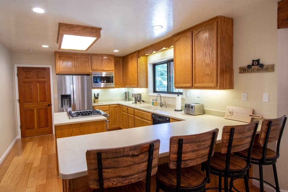 Open Chef's Kitchen with Breakfast Bar!