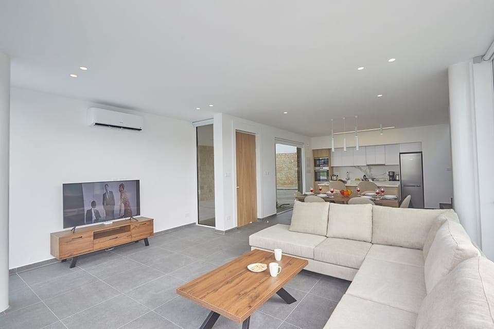 Open-Plan living room, kitchen and dining area