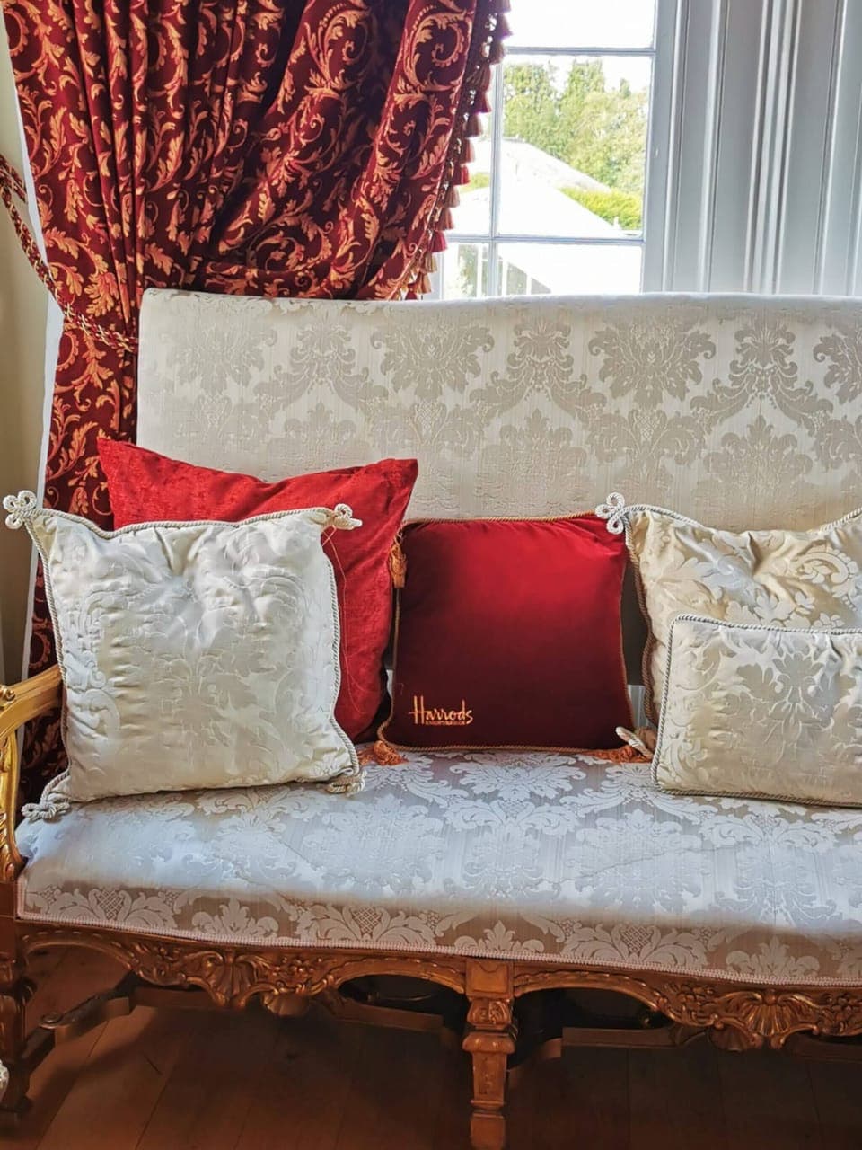 House, Multiple Bedrooms, Patio | 12 bedrooms, individually decorated, individually furnished, bed sheets