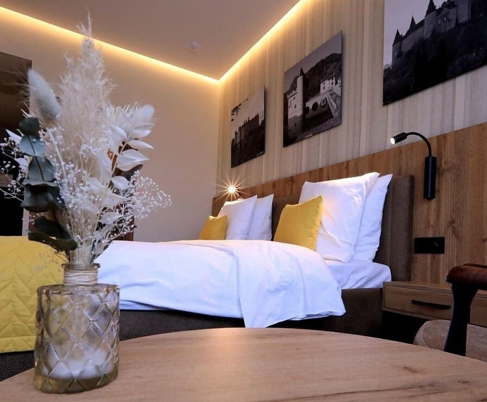 Deluxe Room | Premium bedding, in-room safe, desk, laptop workspace