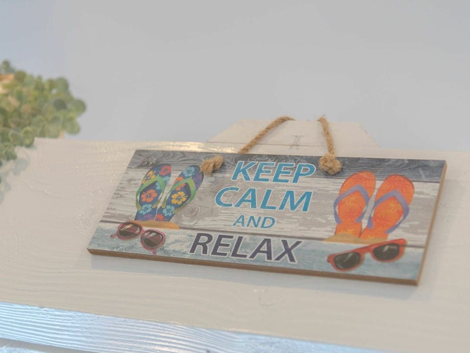 Water, Sky, Building, Azure, Mountain, Tree, Architecture, Body Of Water, Lake, Neighbourhood