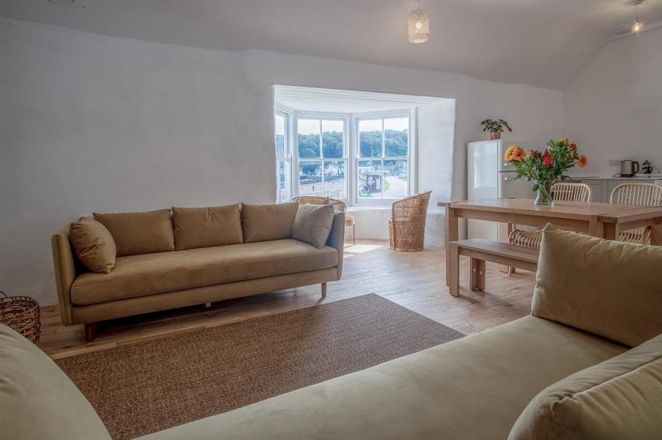 Brook Cottage Green - 2 Bedroom Cottage - Dale (9323)