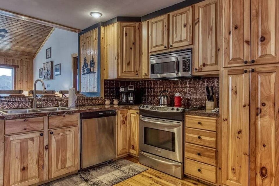 Big Sky's fully equipped kitchen