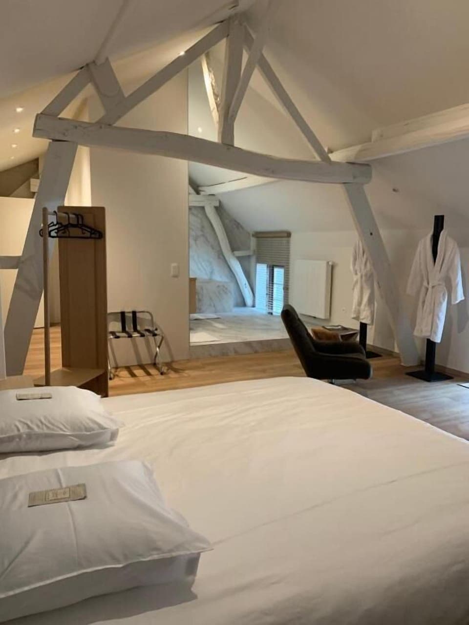 Deluxe Room | Individually decorated, individually furnished, desk, laptop workspace