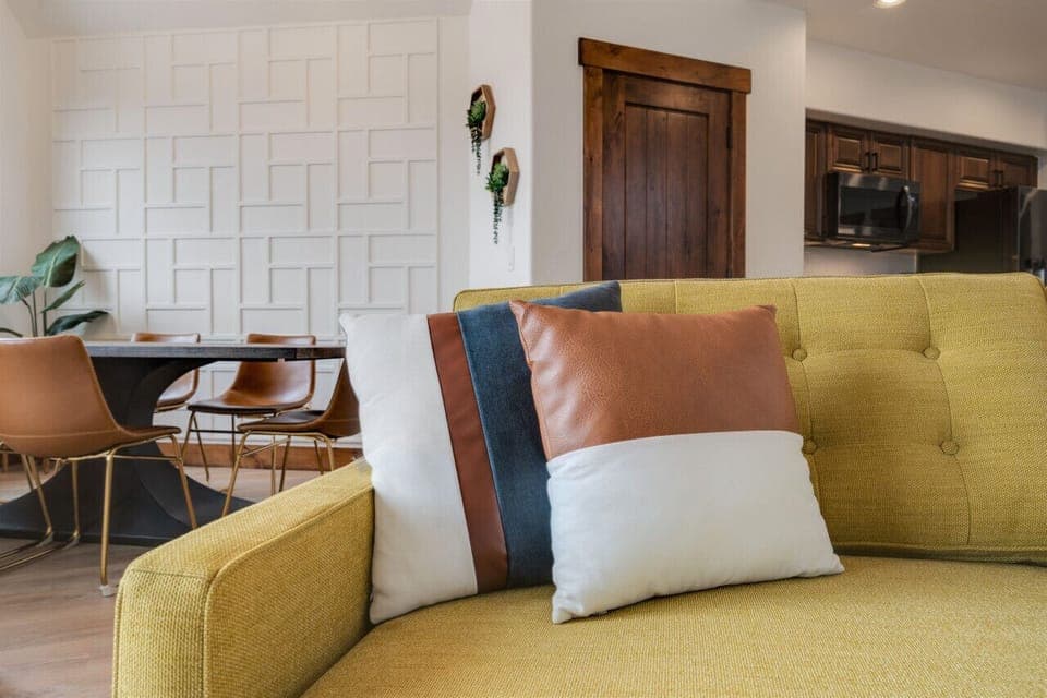 Stunning Decor & Furnishings