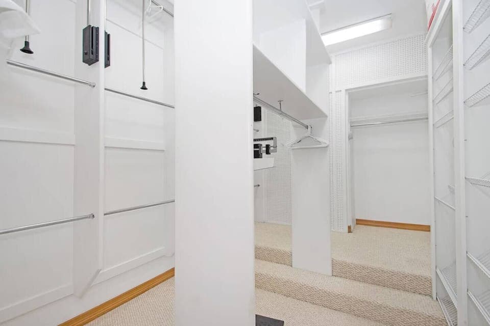 Walk-in closet