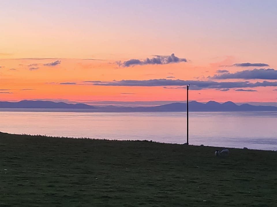 Twin bedroom | Ballygroggan Bungalow - Ballygroggan Farm, Machrihanish, near Campbeltown