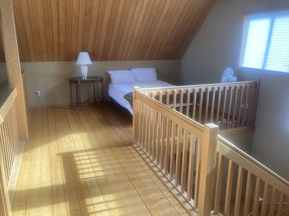 Queen bed in the loft