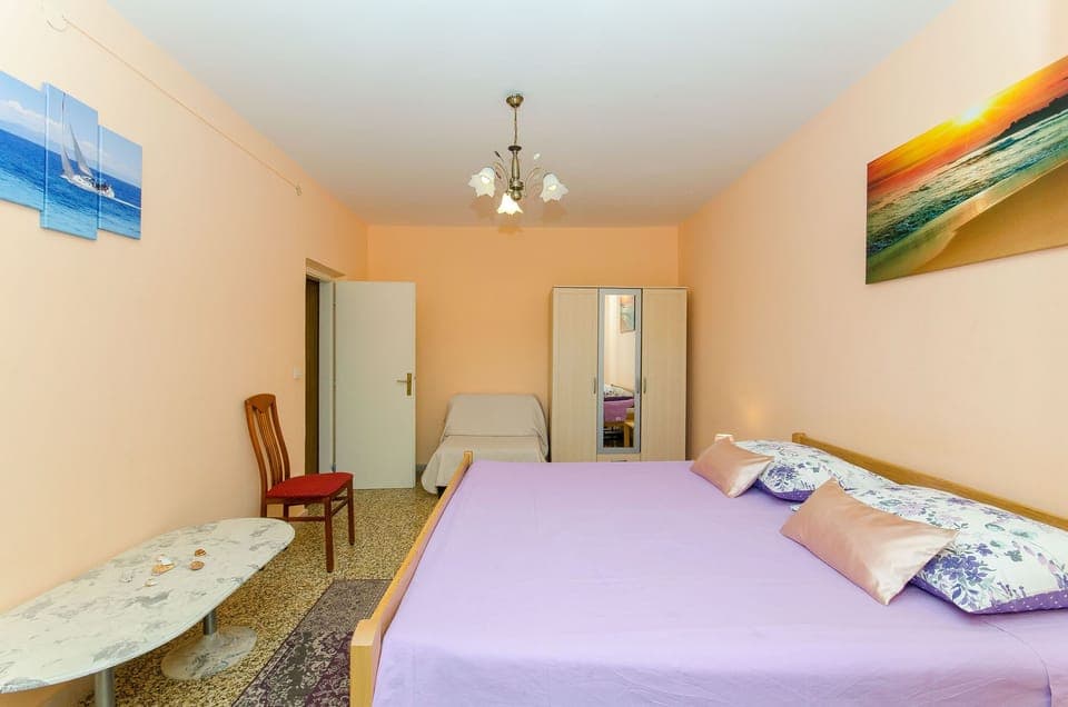 Apartment (A1) | 2 bedrooms, iron/ironing board, free WiFi