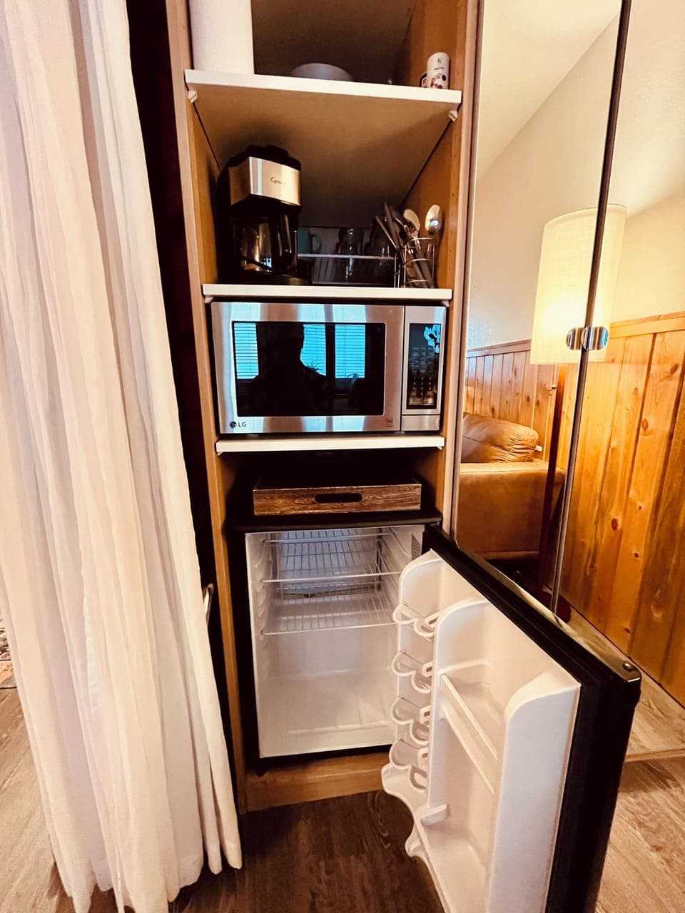 Microwave, Drip Coffee Maker, Mini Fridge (no Freezer)