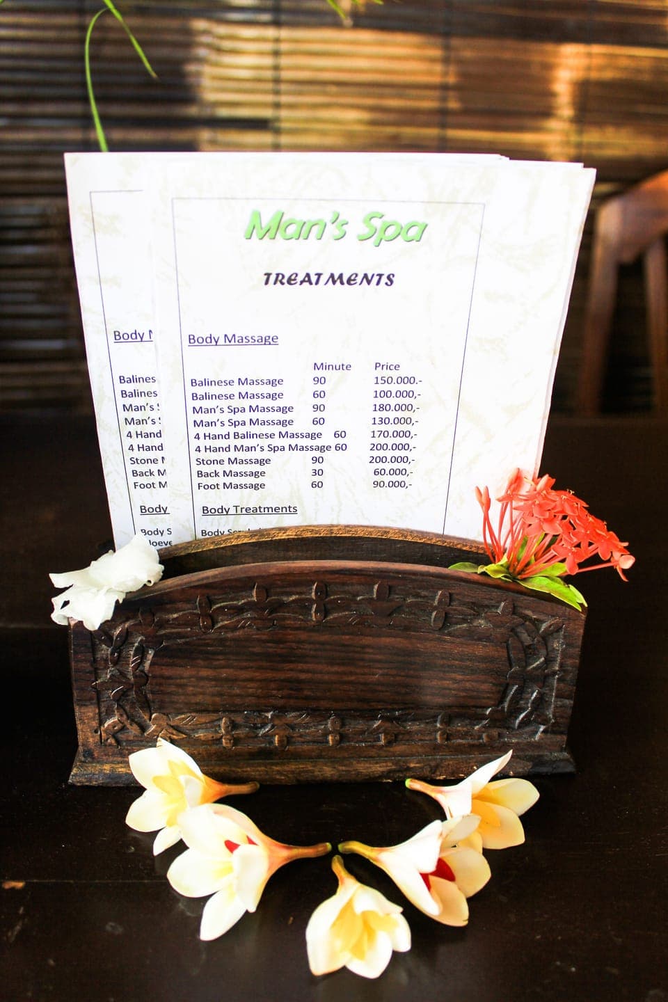 Couples treatment rooms, facials, manicures and pedicures