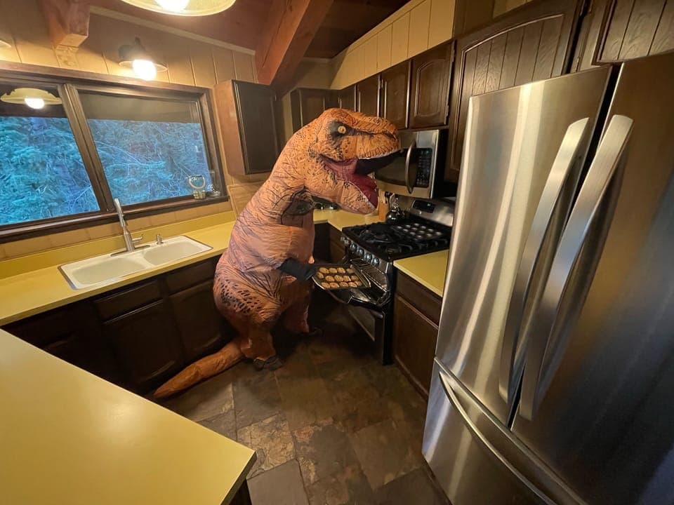 Full kitchen with all the necessary items that anyone can enjoy!