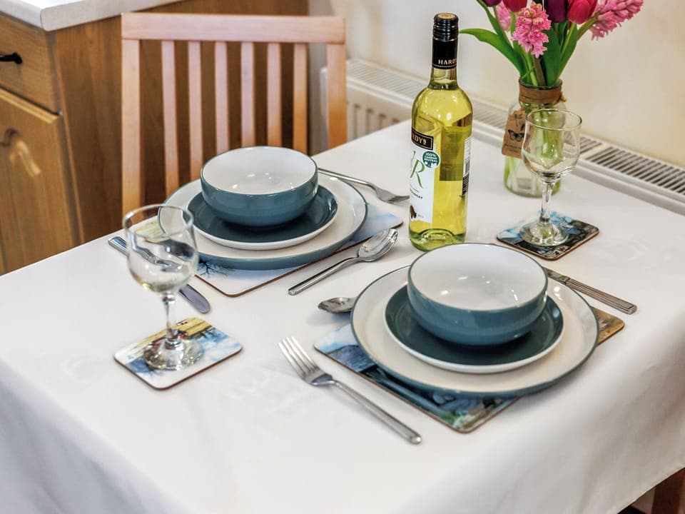 Dining Area | Owl&rsquo;s Roost - Holly Hedge Farm, Holly Hedge Farm