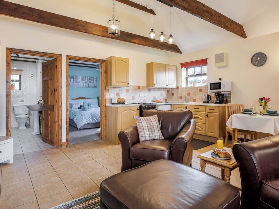 Open plan living space | Owl&rsquo;s Roost - Holly Hedge Farm, Holly Hedge Farm