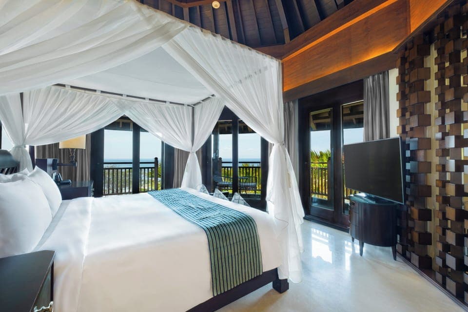 Suite, 1 Bedroom, Sea View | Minibar, in-room safe, individually decorated, individually furnished