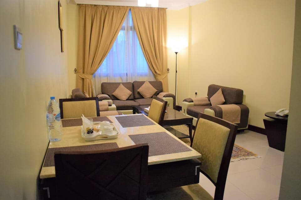 Suite, 1 Bedroom | In-room safe, soundproofing, iron/ironing board, free WiFi