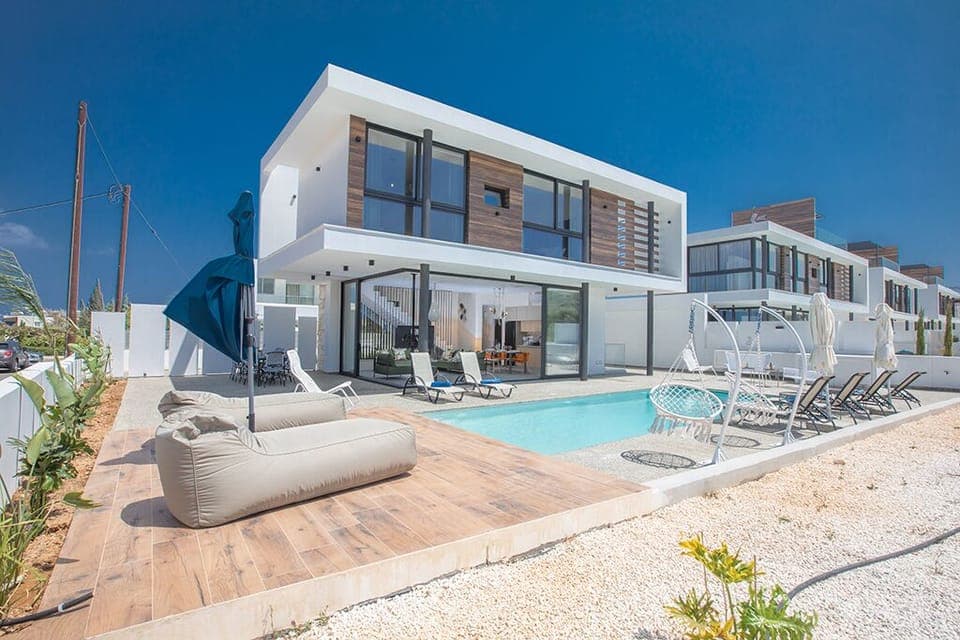 Villa Elvy, Brand New, Stylish 4BDR Protaras Villa, Close to Fig Tree Bay Beach