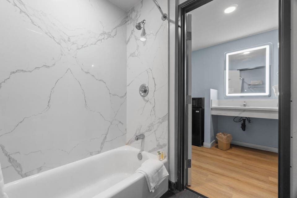 Room, 2 Queen Beds, Non Smoking | Bathroom | Towels