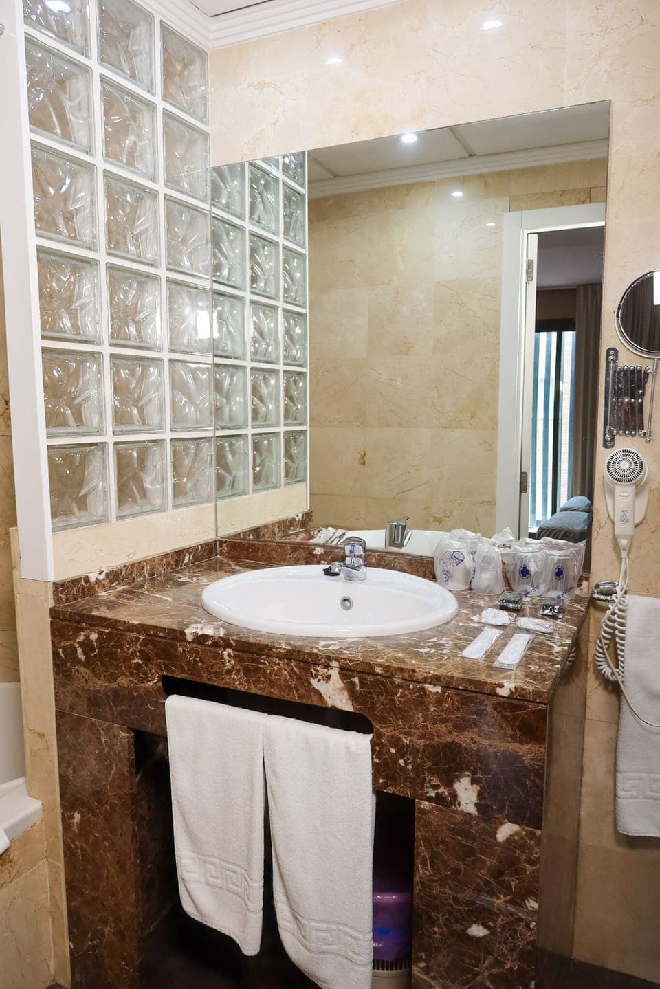 Triple Room | Bathroom | Hair dryer, slippers, bidet, towels