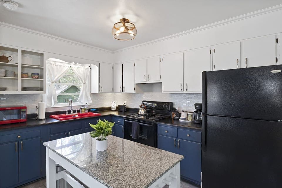 Everything you need to put together a snack or cook a big meal! 