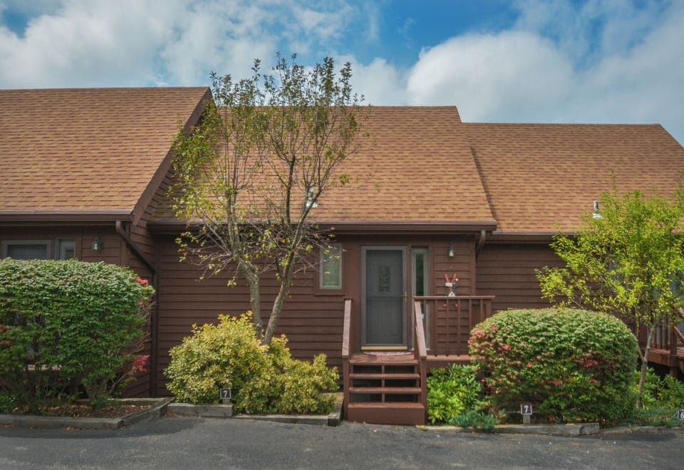 House (3 Bedrooms) | Exterior