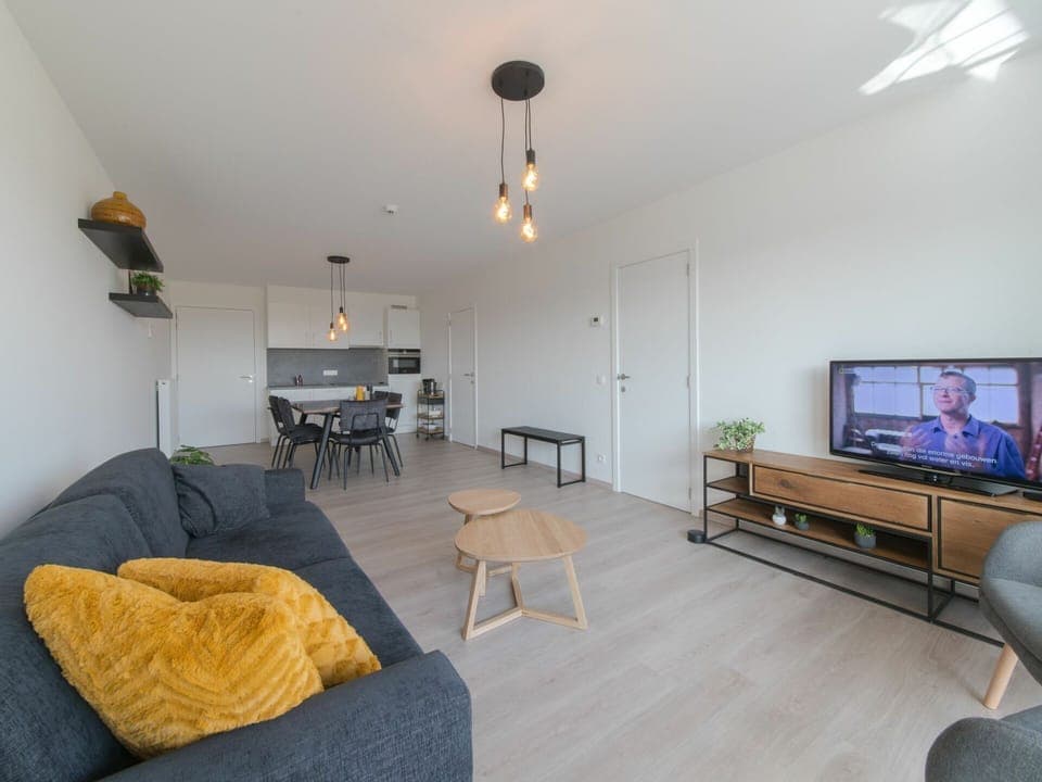 Sky, Plant, Building, Property, Window, Tree, Slope, Land Lot, House, Urban Design