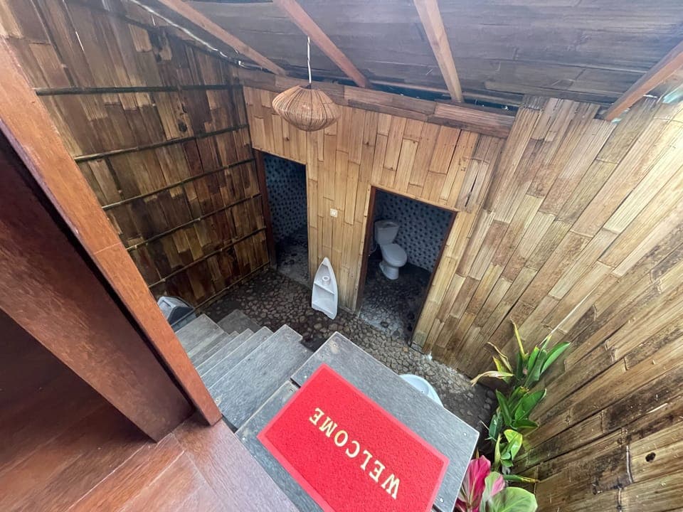 Akash Glamping | Bathroom | Shower, hydromassage showerhead, towels