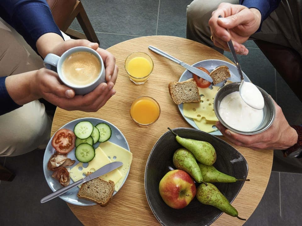 Daily buffet breakfast (EUR 9.5 per person)