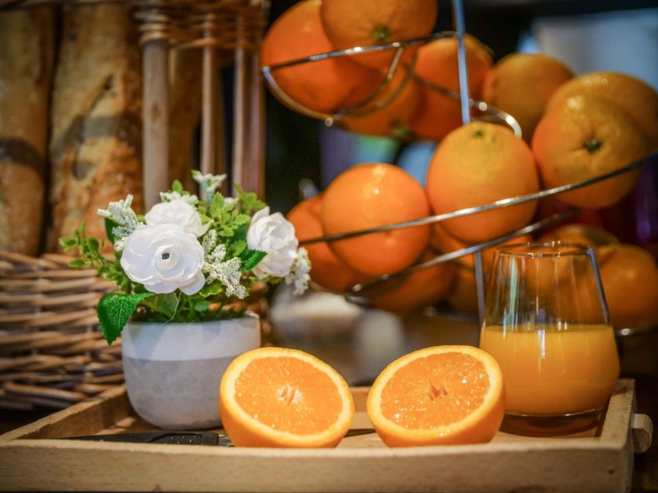 Buffet breakfast on weekdays (EUR 9.50 per person)