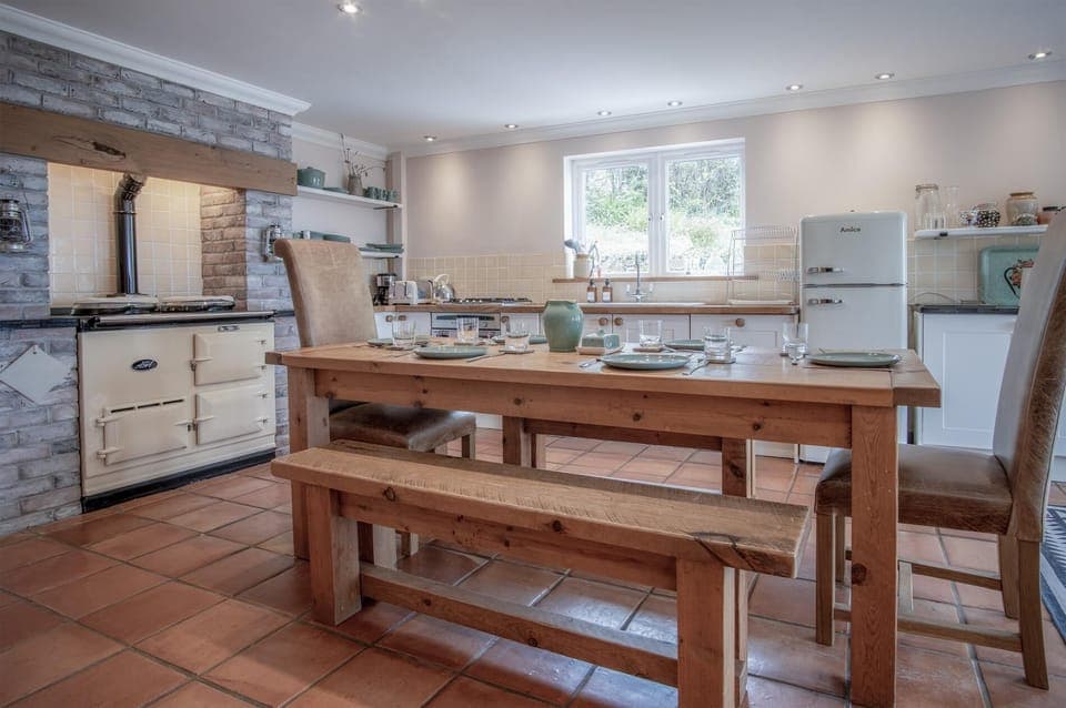 Highfield - 3 Bedroom Holiday Home - Llanmadoc (1294)