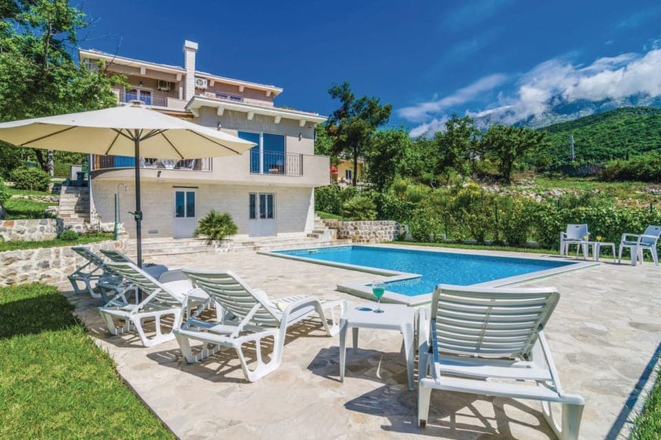 Amazing outdoor pool area