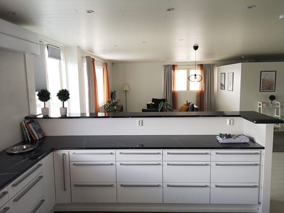 Penthouse | Private kitchen | Electric kettle, toaster, highchair, cookware/dishes/utensils