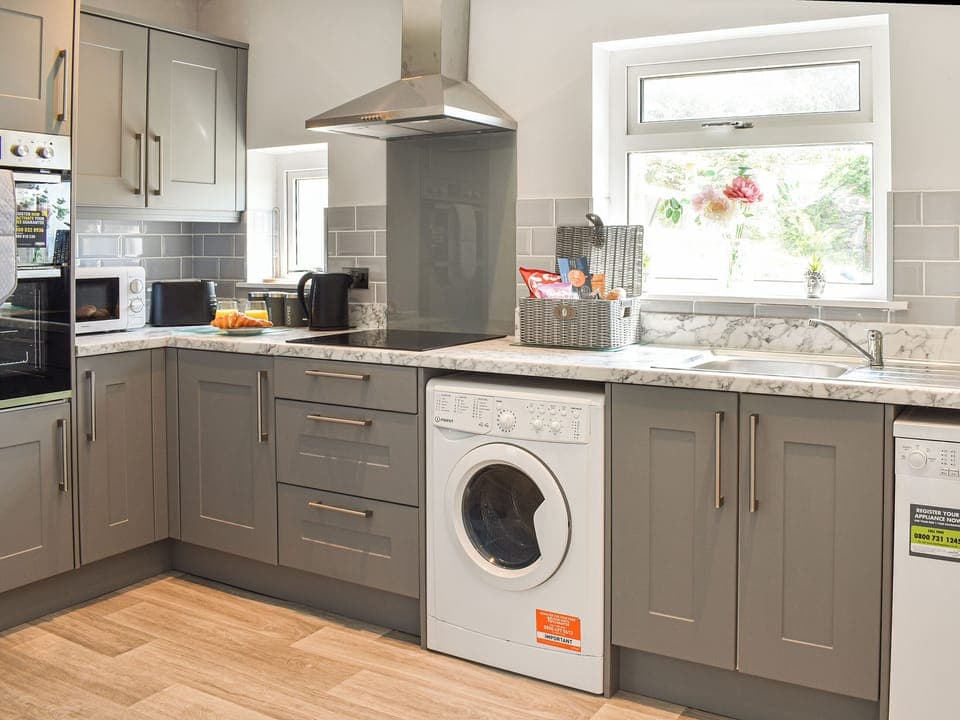 Kitchen | Bryn Derwen, Harlech