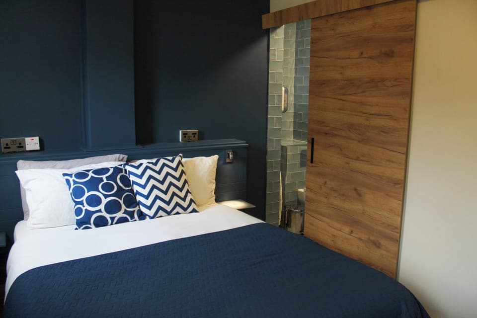 Double Room, 1 Double Bed, Ensuite | In-room safe, iron/ironing board, free WiFi