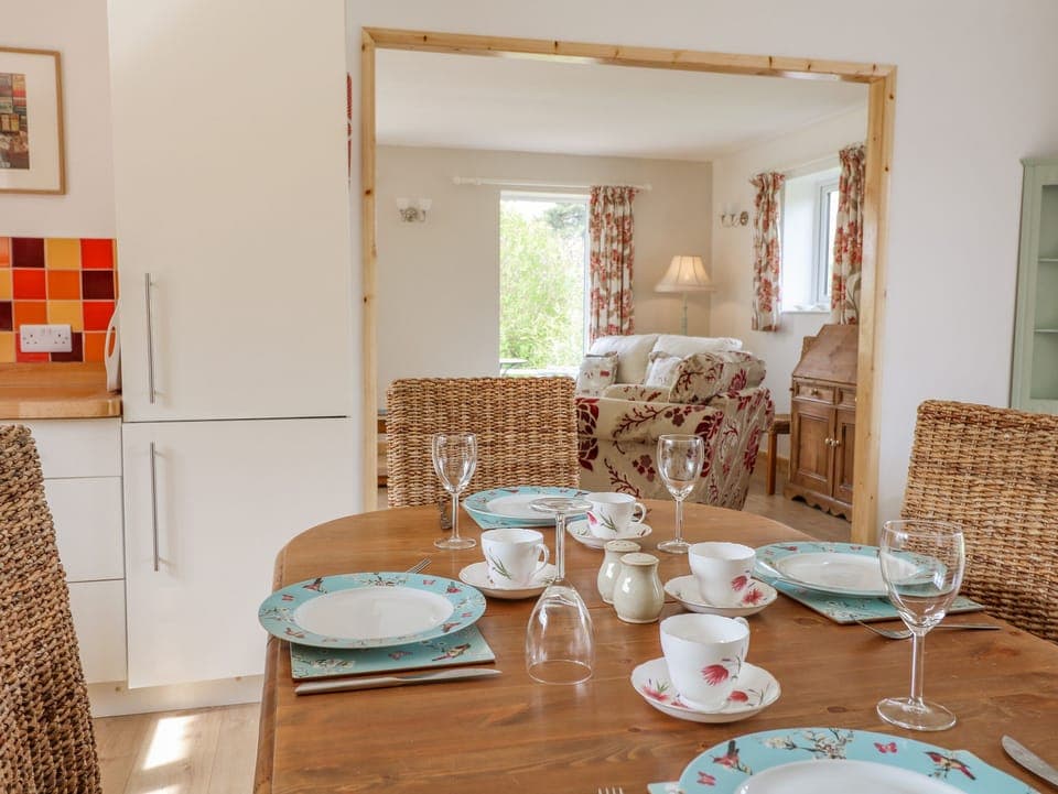 Cottage | Private kitchen | Fridge, dishwasher, electric kettle, toaster