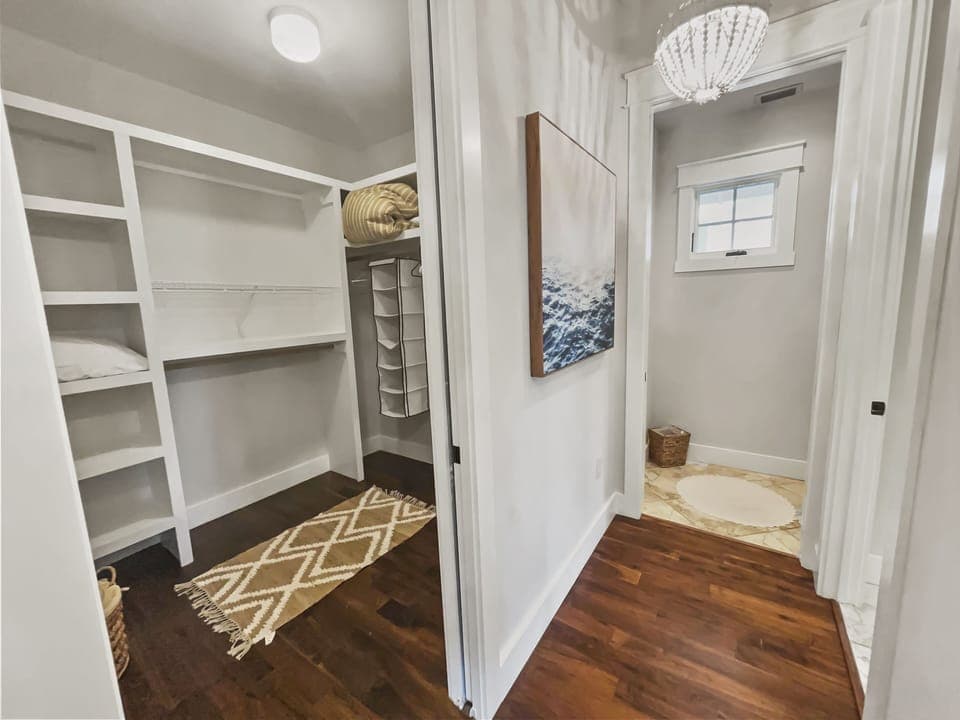2nd Floor | King Master Ensuite Closet