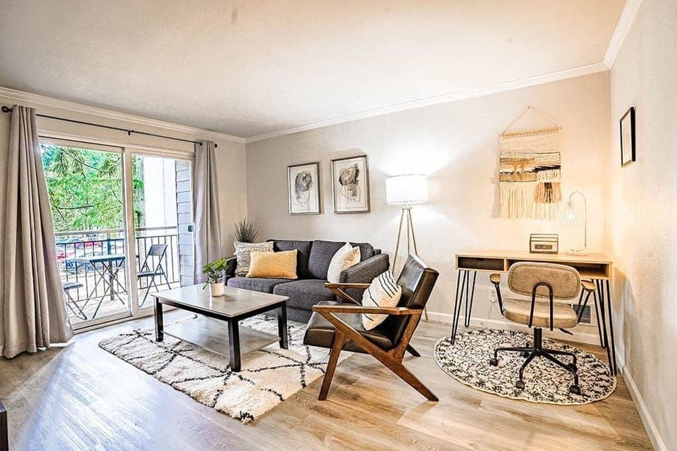 Dedicated working station in the living room