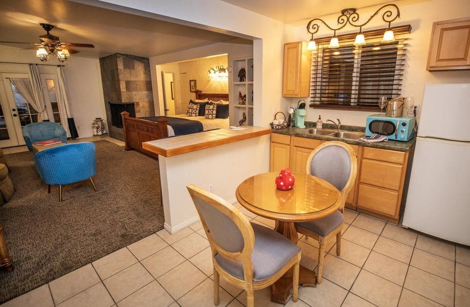Studio, 1 King Bed, Fireplace | Private kitchenette | Fridge, microwave, coffee/tea maker, toaster