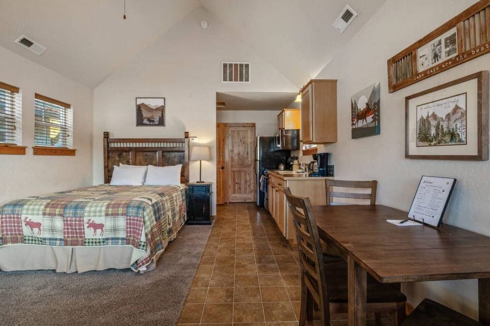 Open studio floor plan.