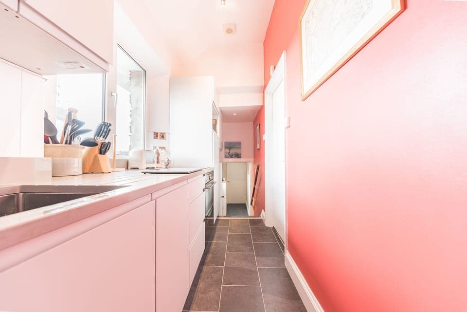 Top Garden Suite kitchen