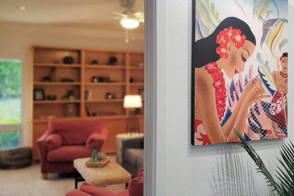 Hale Mana'olana Den and Media Room