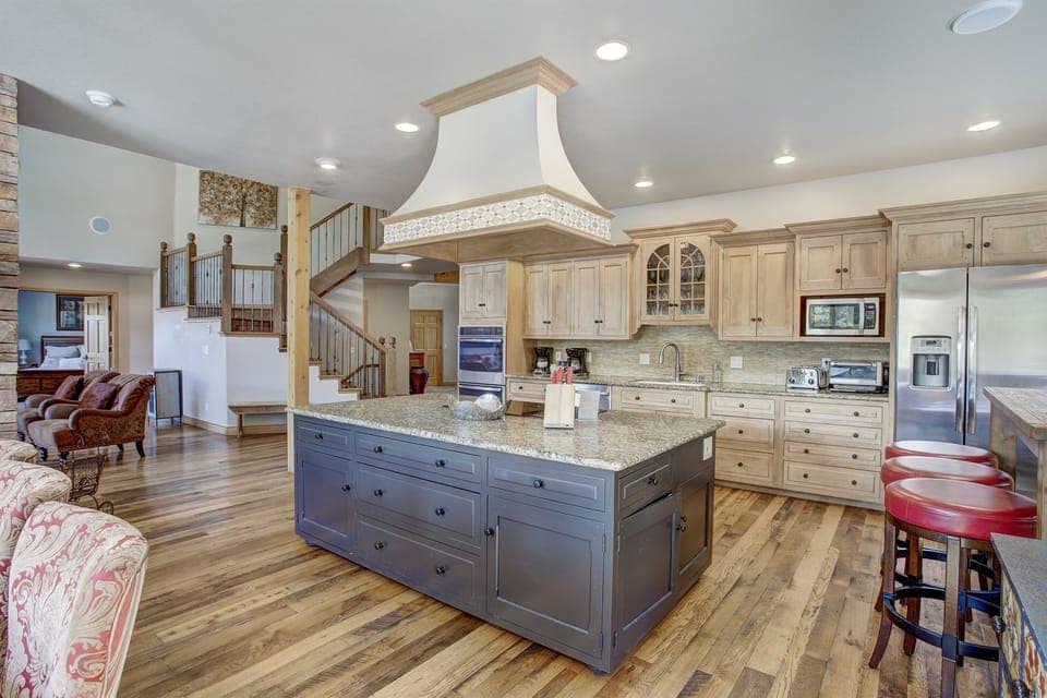 Kitchen faces Dining room.
