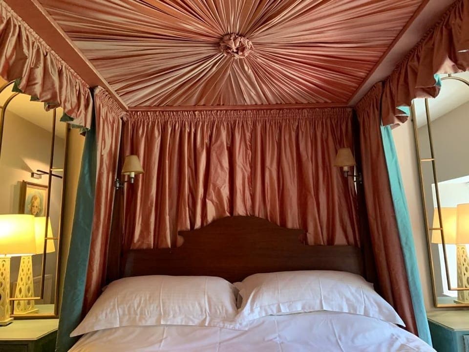 Four Poster Bed