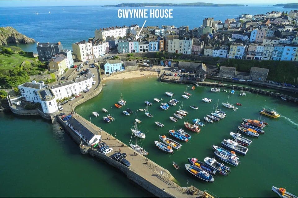 Gwynne House - 6 Bed Holiday Home - Tenby Harbour (14355)