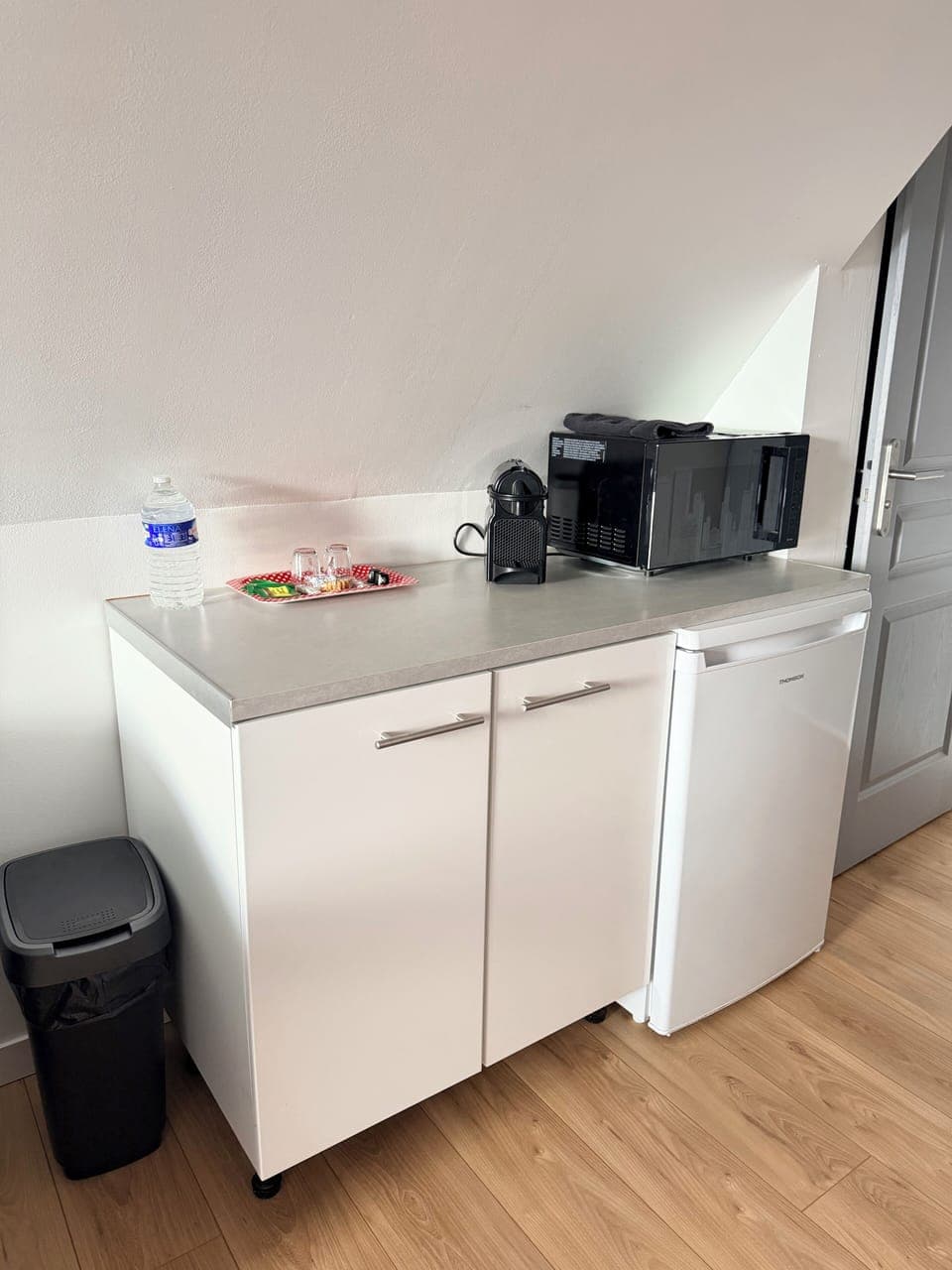 Superior Double Room, 1 Queen Bed | Private kitchen | Fridge, microwave, espresso maker, coffee/tea maker